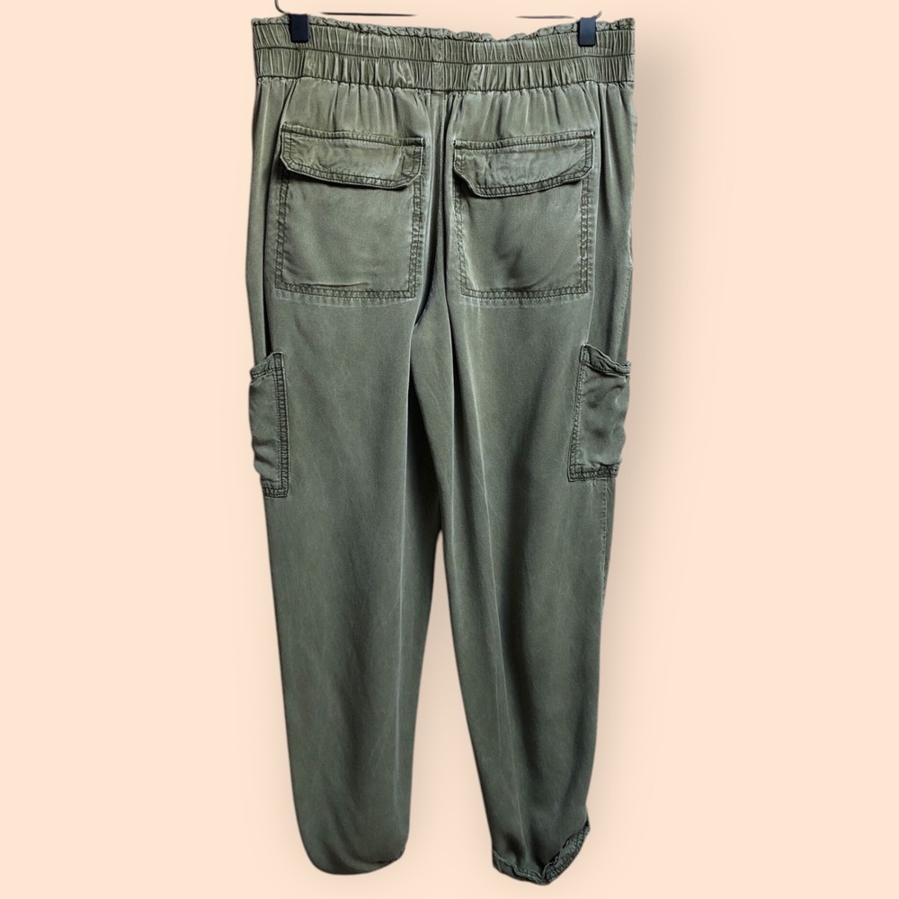 Free People Summers Over Cargo Pants Army Green Crop Jogger Women’s Size 6 - Picture 12 of 16
